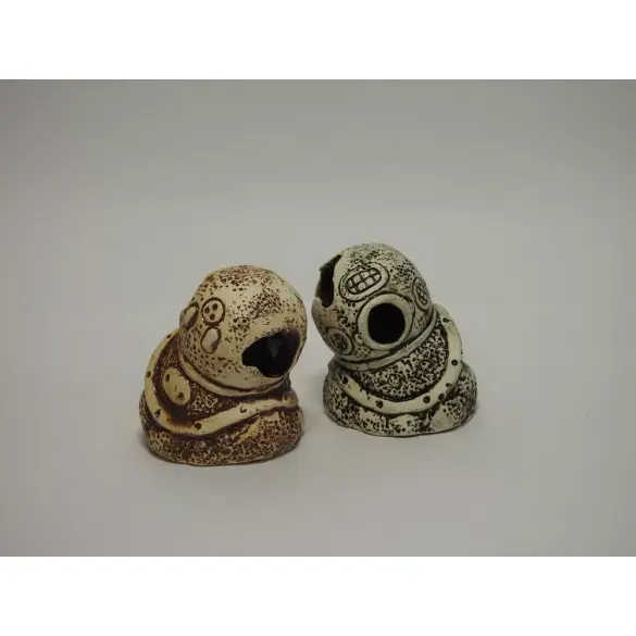 Декорация из светлой керамики Шлем, 5*8,5см