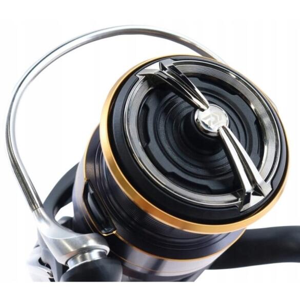 Катушка безынерционная Daiwa Legalis LT2500