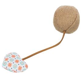 Игрушка TRIXIE Мячик с сердцем, ткань/джут с кошачьей мятой 4,5*18см